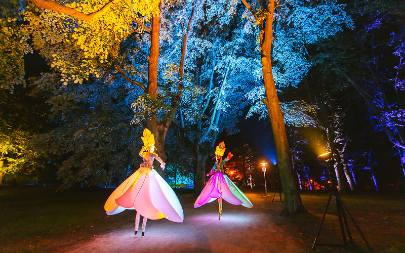 Märchenhafte Walkacts zu den Rosengartenfesttage