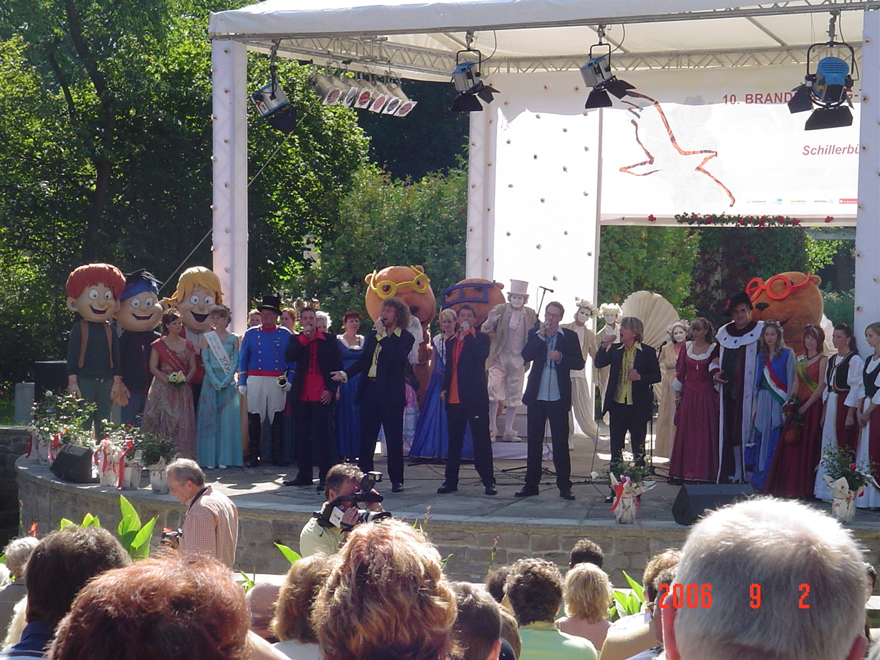 Brandenburgtag im Rosengarten - Programm auf der Schillerbühne Brandenburgtag im Rosengarten - Programm auf der Schillerbühne